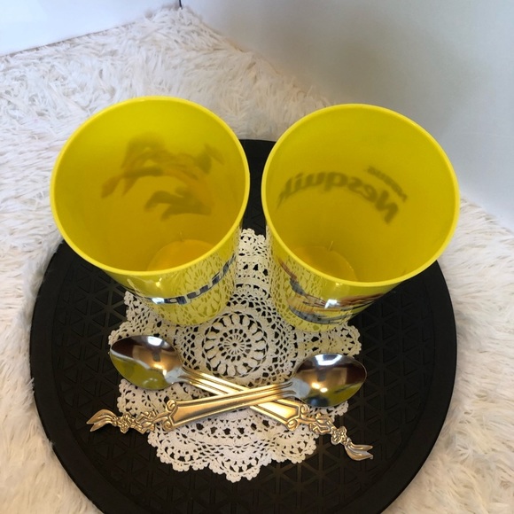 Set of 2 Nesquick Cups and Mixing Spoons - Picture 2 of 9